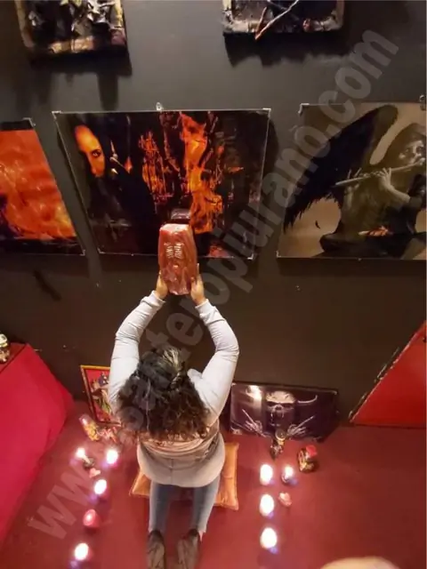 Instrumentos tradicionales del maestro espiritual